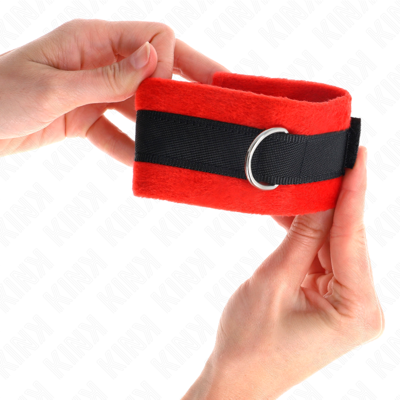 KINK - BEGINNER FUR HAND CUFFS BLACK-RED 30 X 7 CM