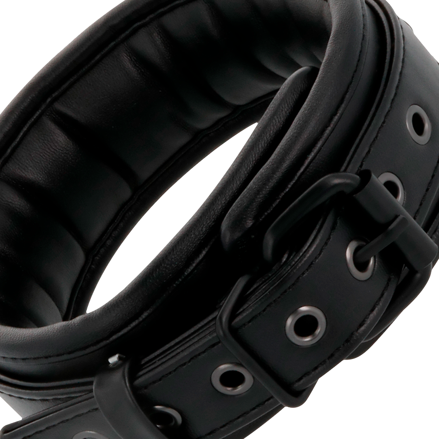 DUNKELN - SCHWARZE HANDSCHELLEN UND HALSBAND AUS LEDER