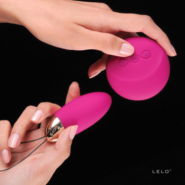 LELO - LYLA 2 INSIGNIA DESIGN EDITION UOVO MASSAGGIATORE FUCSIA